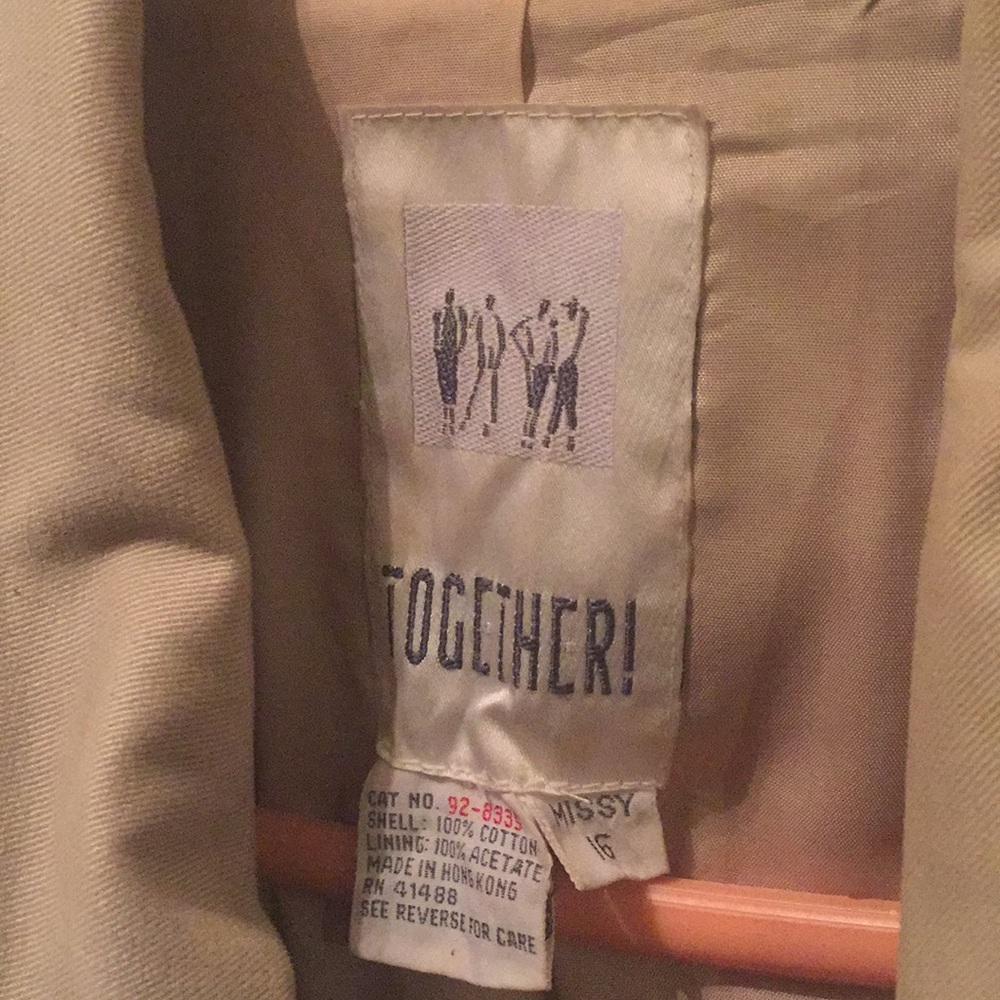 Trench Coat... - Picture 3 of 8